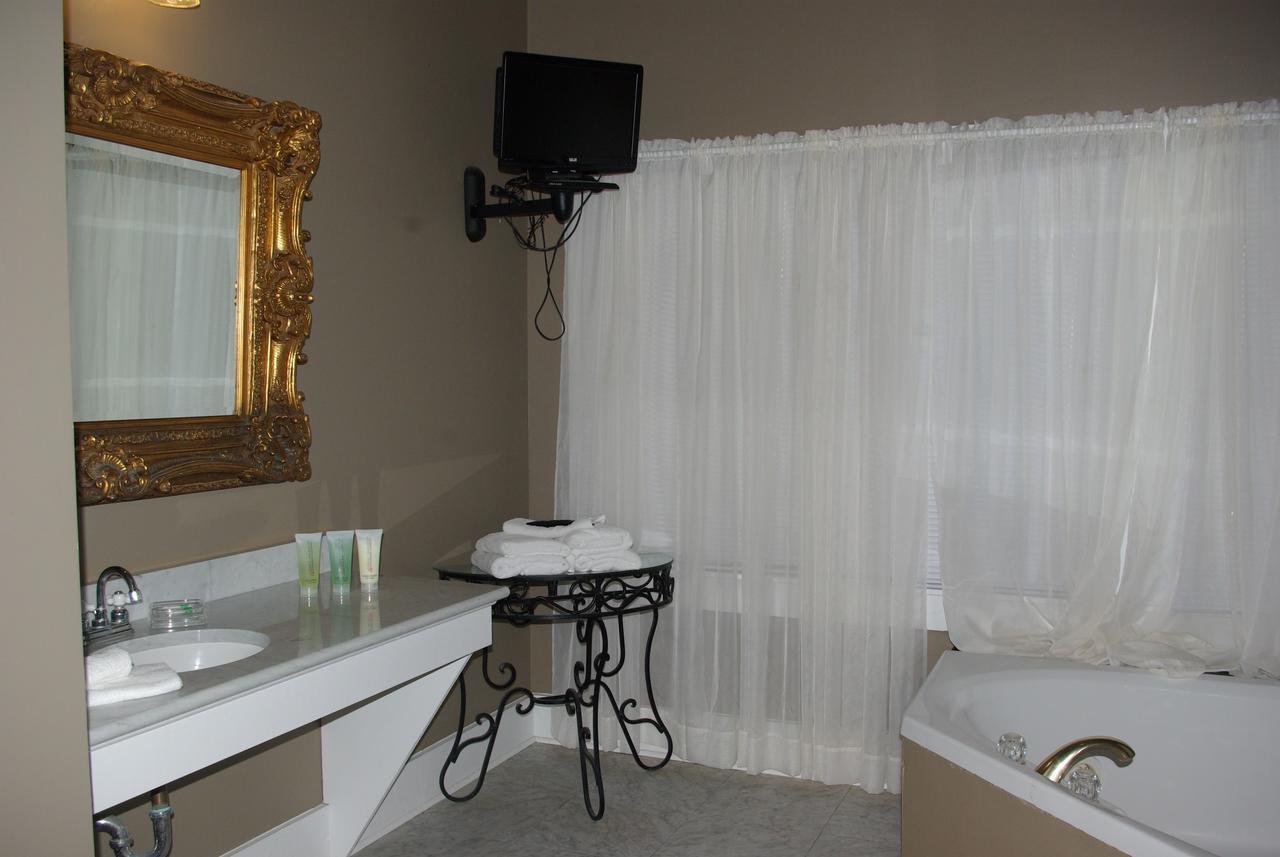 Twin Oaks Inn Натчес Стая снимка